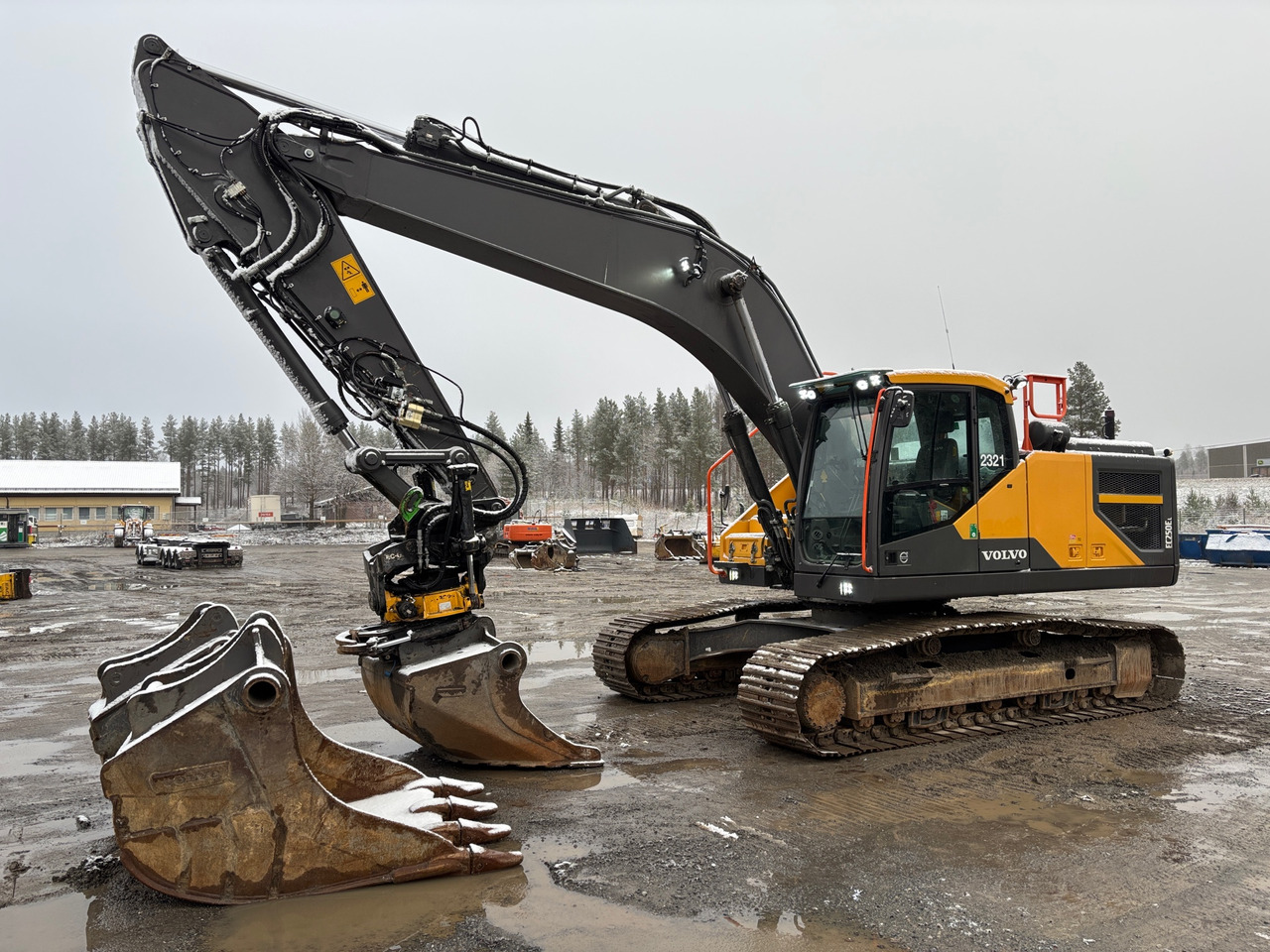 Volvo EC 250 E L - حفارة: صور 1 Volvo EC 250 E L - حفارة: صور 1