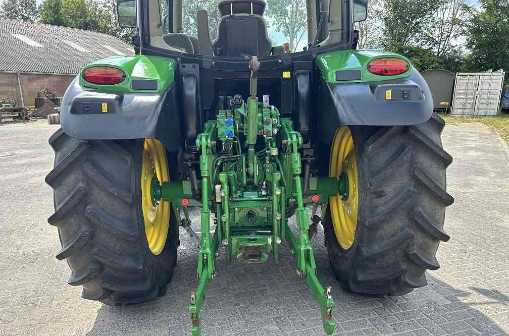 John Deere 6115R 6.115R - جرار: صور 3 John Deere 6115R 6.115R - جرار: صور 3