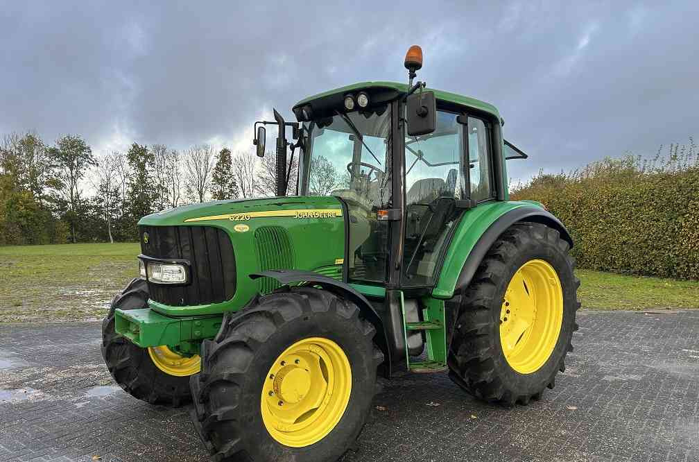 John Deere 6220 premium, 7500 uur MARGEPRIJS - جرار: صور 1 John Deere 6220 premium, 7500 uur MARGEPRIJS - جرار: صور 1