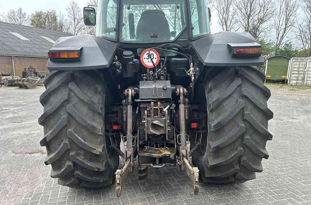 Massey Ferguson 8110 dynashift - جرار: صور 3 Massey Ferguson 8110 dynashift - جرار: صور 3