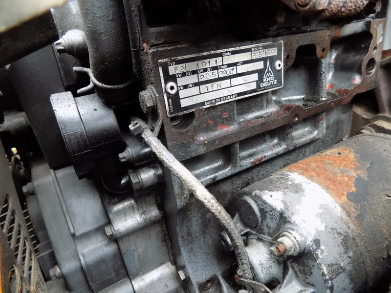 Ingersoll Rand compressor deutz typ 1011 met tandem aanhanger - ضاغط الهواء: صور 4 Ingersoll Rand compressor deutz typ 1011 met tandem aanhanger - ضاغط الهواء: صور 4