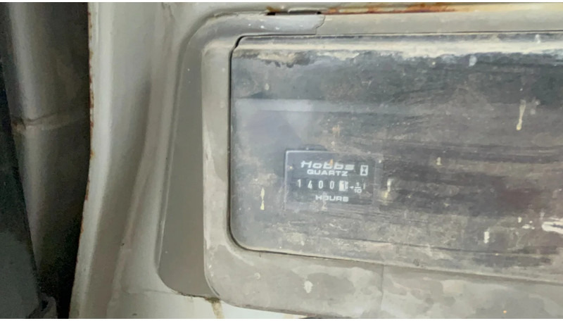 آلة حفر JCB JS 200 LC: صور 6