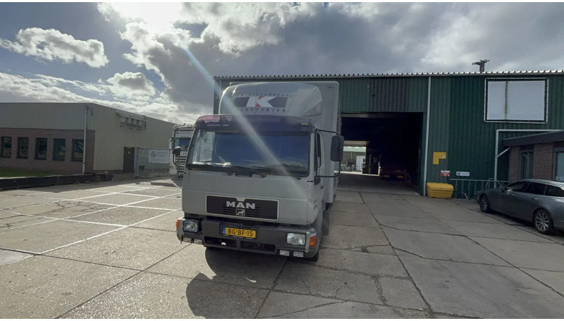 MAN 12.224 MAN 12.224 Afzet bak - بصندوق مغلق شاحنة: صور 3 MAN 12.224 MAN 12.224 Afzet bak - بصندوق مغلق شاحنة: صور 3