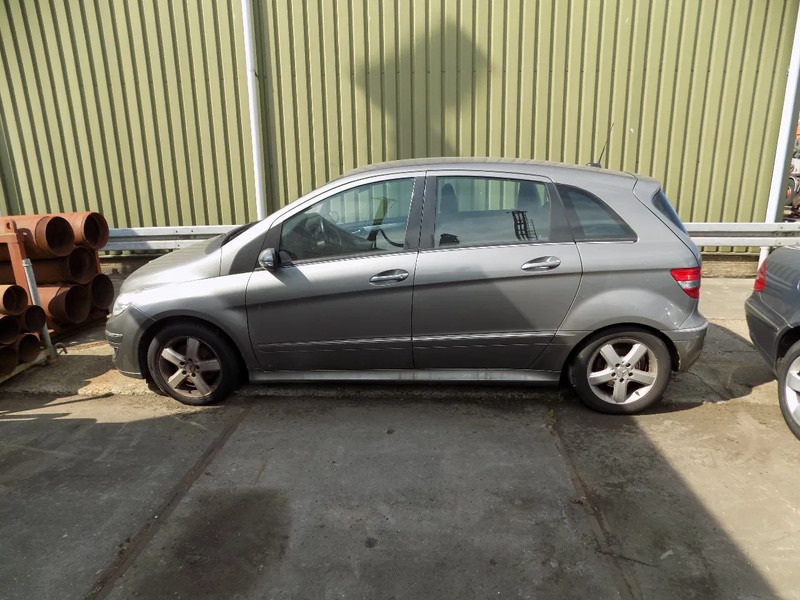 Mercedes-Benz B-Klasse 200 CDI - سيارة: صور 2 Mercedes-Benz B-Klasse 200 CDI - سيارة: صور 2