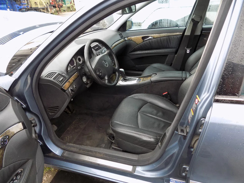 سيارة Mercedes-Benz E-Klasse 320 CDI sedan avantgarde: صور 10