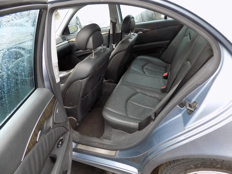 سيارة Mercedes-Benz E-Klasse 320 CDI sedan avantgarde: صور 11