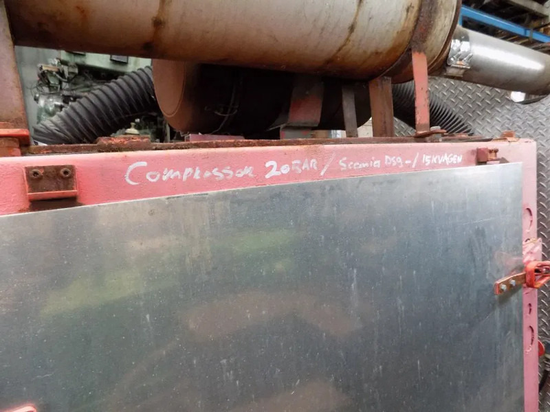 Scania 6 cillinder DS-9 compressor 20 bar en aggregaat 15 kva - ضاغط الهواء: صور 4 Scania 6 cillinder DS-9 compressor 20 bar en aggregaat 15 kva - ضاغط الهواء: صور 4
