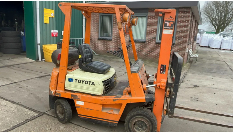 Toyota 02-4 FG15 Toyota FG15 - رافعة شوكية تعمل بالغاز: صور 2 Toyota 02-4 FG15 Toyota FG15 - رافعة شوكية تعمل بالغاز: صور 2