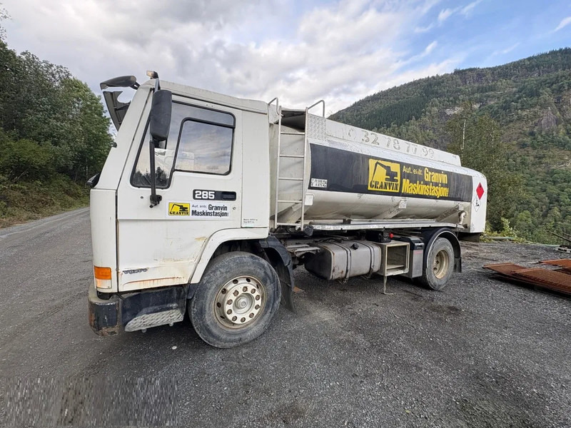 Volvo FL 7 Volvo FL7 285 Fuel tanker 4x2 - شاحنة صهريج: صور 1 Volvo FL 7 Volvo FL7 285 Fuel tanker 4x2 - شاحنة صهريج: صور 1