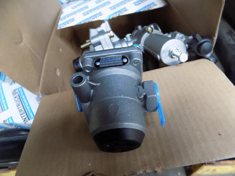 الضوء الخلفي verlichting voor truck en trailer HELLA VERLICHTING truck en trailer: صور 12 الضوء الخلفي verlichting voor truck en trailer HELLA VERLICHTING truck en trailer: صور 12