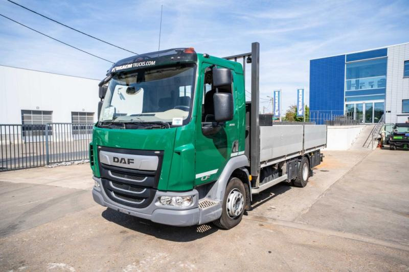 DAF LF 180 (10T.) - شاحنات مسطحة: صور 1 DAF LF 180 (10T.) - شاحنات مسطحة: صور 1