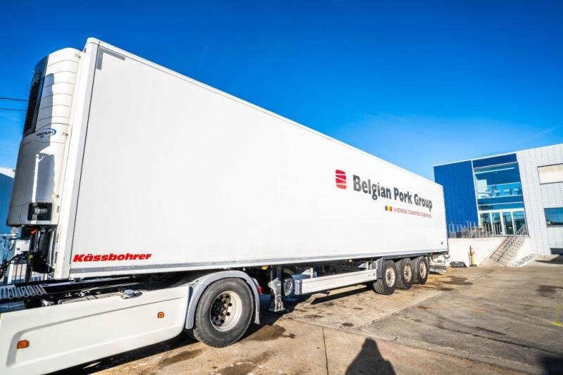 Kässbohrer Kässbohrer +CARRIER 1350 - نصف مقطورة: صور 1 Kässbohrer Kässbohrer +CARRIER 1350 - نصف مقطورة: صور 1