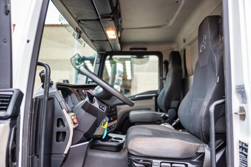 Interior photo 2: بصندوق مغلق شاحنة MAN TGL 10.190 BL - CARVAL INBOUW
