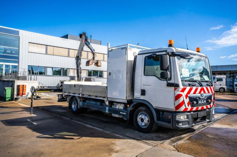 MAN TGL 12.190 BL + HIAB 055 D-1 HIDUO - شاحنات مسطحة, شاحنة كرين: صور 2 MAN TGL 12.190 BL + HIAB 055 D-1 HIDUO - شاحنات مسطحة, شاحنة كرين: صور 2