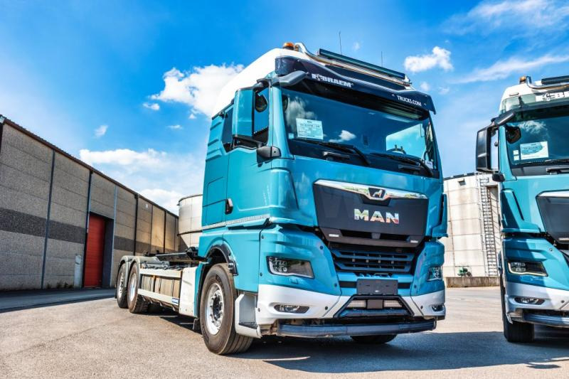 MAN TGX 26.510 6x2-4 LL + AJK - شاحنة ذات الخطاف: صور 1 MAN TGX 26.510 6x2-4 LL + AJK - شاحنة ذات الخطاف: صور 1