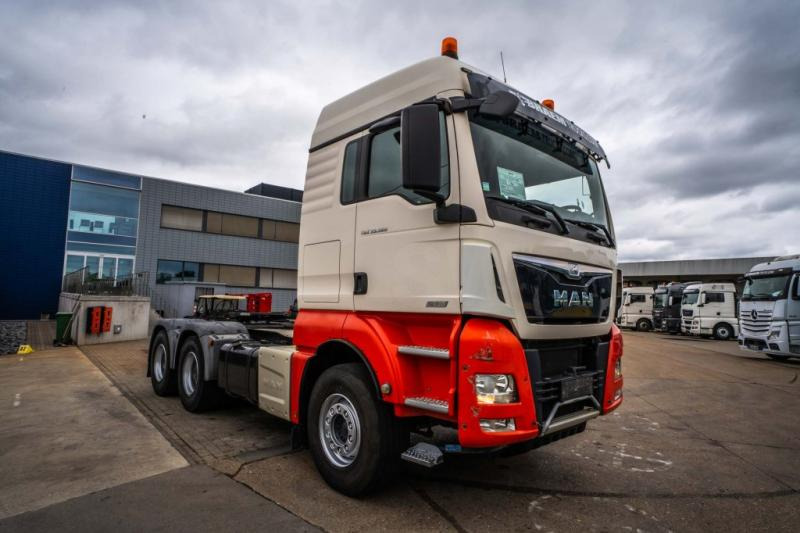 MAN TGX 33.560 XLX BLS+BIG AXLES+INTARDER - شاحنة جرار: صور 2 MAN TGX 33.560 XLX BLS+BIG AXLES+INTARDER - شاحنة جرار: صور 2
