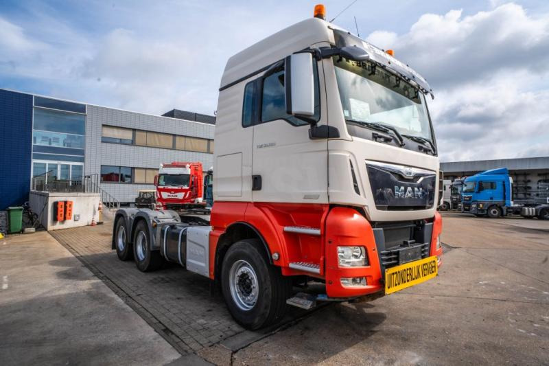 MAN TGX 33.560 XLX BLS+BIG AXLES+INTARDER - شاحنة جرار: صور 2 MAN TGX 33.560 XLX BLS+BIG AXLES+INTARDER - شاحنة جرار: صور 2