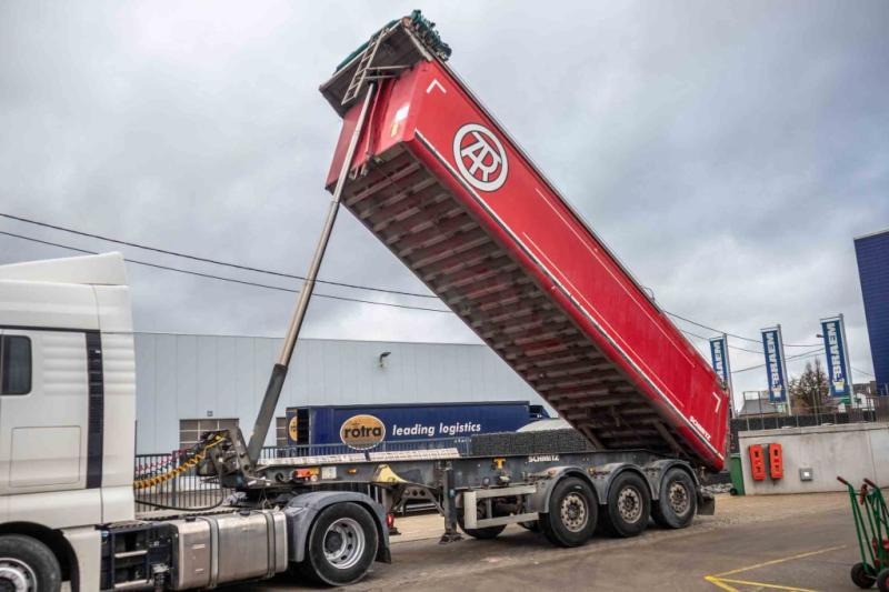 Schmitz SGF-S3- 32 M3 - قلابة نصف مقطورة: صور 1 Schmitz SGF-S3- 32 M3 - قلابة نصف مقطورة: صور 1