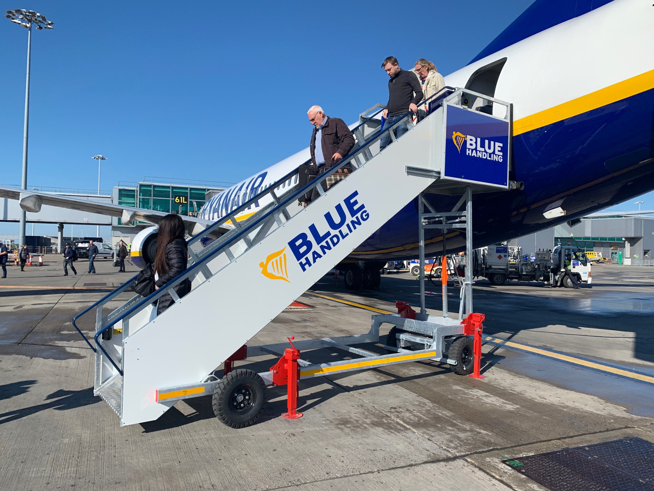 ARS-1 B737 Towable Passenger Stairs - سلالم الطائرة: صور 1 ARS-1 B737 Towable Passenger Stairs - سلالم الطائرة: صور 1