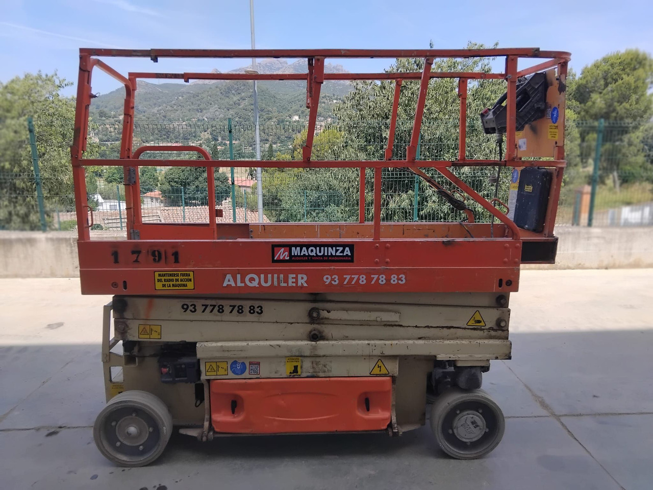 JLG 2030ES - رافعات مقصية: صور 2 JLG 2030ES - رافعات مقصية: صور 2