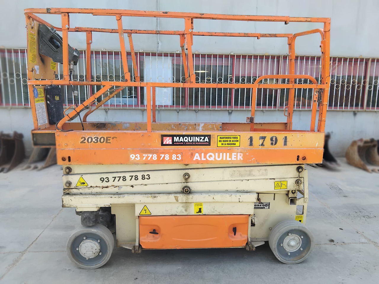 JLG 2030ES - رافعات مقصية: صور 1 JLG 2030ES - رافعات مقصية: صور 1