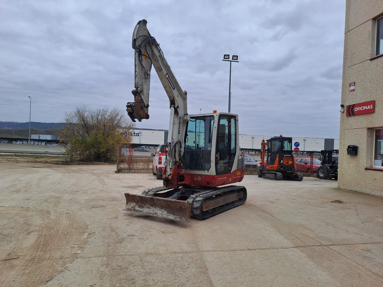 TAKEUCHI TB250 - حفارة مصغرة: صور 5 TAKEUCHI TB250 - حفارة مصغرة: صور 5