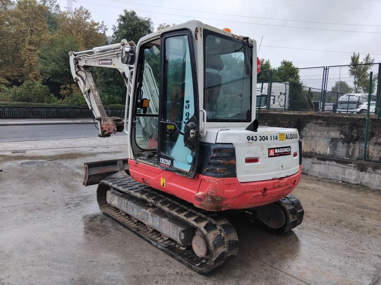 TAKEUCHI TB250 - حفارة مصغرة: صور 3 TAKEUCHI TB250 - حفارة مصغرة: صور 3