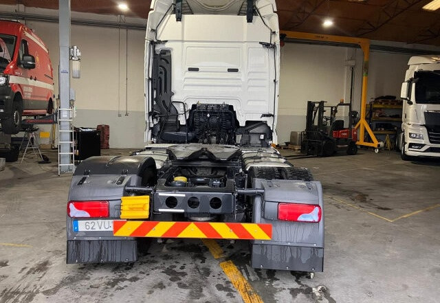 MAN TGX 18.500 4X2 BLS - شاحنة جرار: صور 5 MAN TGX 18.500 4X2 BLS - شاحنة جرار: صور 5