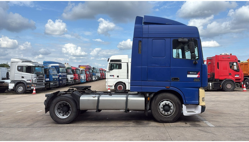 DAF 95 XF 430 (EURO 3 / BOITE MANUELLE / MANUAL GEARBOX) - شاحنة جرار: صور 4 DAF 95 XF 430 (EURO 3 / BOITE MANUELLE / MANUAL GEARBOX) - شاحنة جرار: صور 4