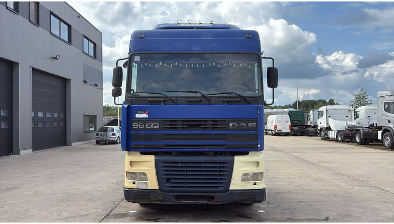 DAF 95 XF 430 (EURO 3 / BOITE MANUELLE / MANUAL GEARBOX) - شاحنة جرار: صور 2 DAF 95 XF 430 (EURO 3 / BOITE MANUELLE / MANUAL GEARBOX) - شاحنة جرار: صور 2