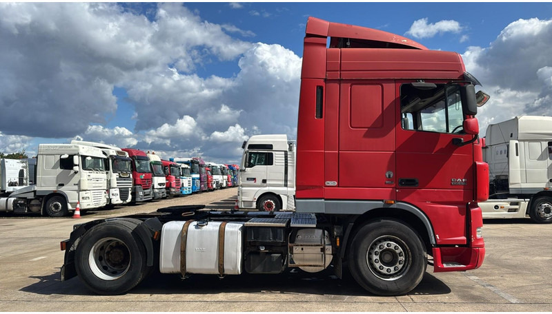 DAF XF 105.410 (BOITE MANUELLE / MANUAL GEARBOX) - شاحنة جرار: صور 4 DAF XF 105.410 (BOITE MANUELLE / MANUAL GEARBOX) - شاحنة جرار: صور 4