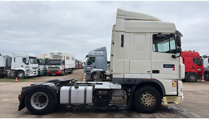 DAF XF 105.460 (BOITE MANUELLE / MANUAL GEARBOX) - شاحنة جرار: صور 3 DAF XF 105.460 (BOITE MANUELLE / MANUAL GEARBOX) - شاحنة جرار: صور 3