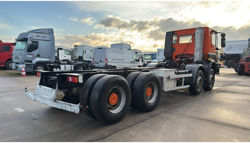 Iveco EUROTRAKKER 340 E 34 (POMPE MANUELLE / GRAND PONT / LAMES / MANUAL PUMP / BIG AXLE / STEEL SUSP.) - الشاسيه شاحنة: صور 4 Iveco EUROTRAKKER 340 E 34 (POMPE MANUELLE / GRAND PONT / LAMES / MANUAL PUMP / BIG AXLE / STEEL SUSP.) - الشاسيه شاحنة: صور 4