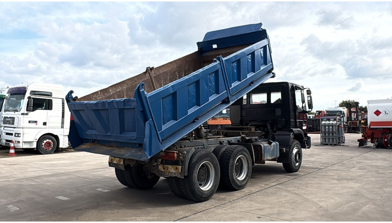 Iveco Eurotrakker 260 E 34 (POMPE MANUELLE / MANUAL PUMP / MANUAL GEARBOX / BOITE MANUELLE / LAMES) - قلابات: صور 4 Iveco Eurotrakker 260 E 34 (POMPE MANUELLE / MANUAL PUMP / MANUAL GEARBOX / BOITE MANUELLE / LAMES) - قلابات: صور 4