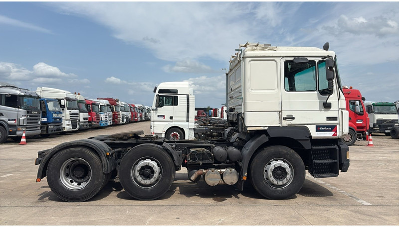 MAN 25.403 (6X2 / 6 CYLINDER / EURO 2 / MANUAL GEARBOX / 8 TYRES) - شاحنة جرار: صور 3 MAN 25.403 (6X2 / 6 CYLINDER / EURO 2 / MANUAL GEARBOX / 8 TYRES) - شاحنة جرار: صور 3