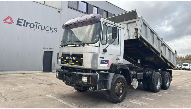 MAN 26.372 (MANUAL PUMP / POMPE MANUELLE / LAMES / GRAND PONT / STEEL SUSP. / 6 CYLINDER) - قلابات: صور 1 MAN 26.372 (MANUAL PUMP / POMPE MANUELLE / LAMES / GRAND PONT / STEEL SUSP. / 6 CYLINDER) - قلابات: صور 1