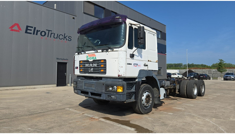 MAN 26.414 (6X4 / 6 CYLINDER / MANUAL GEARBOX / 10 TYRES / LONG CHASSIS / EURO 2) - الشاسيه شاحنة: صور 1 MAN 26.414 (6X4 / 6 CYLINDER / MANUAL GEARBOX / 10 TYRES / LONG CHASSIS / EURO 2) - الشاسيه شاحنة: صور 1