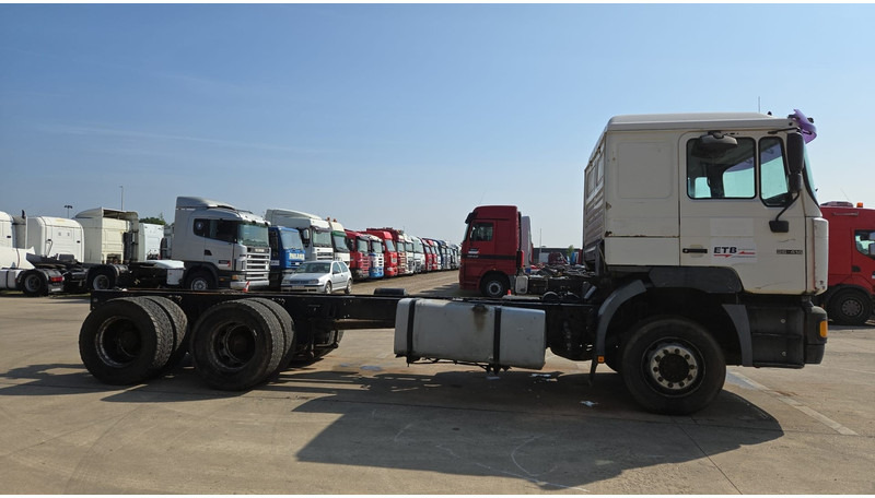 MAN 26.414 (6X4 / 6 CYLINDER / MANUAL GEARBOX / 10 TYRES / LONG CHASSIS / EURO 2) - الشاسيه شاحنة: صور 4 MAN 26.414 (6X4 / 6 CYLINDER / MANUAL GEARBOX / 10 TYRES / LONG CHASSIS / EURO 2) - الشاسيه شاحنة: صور 4