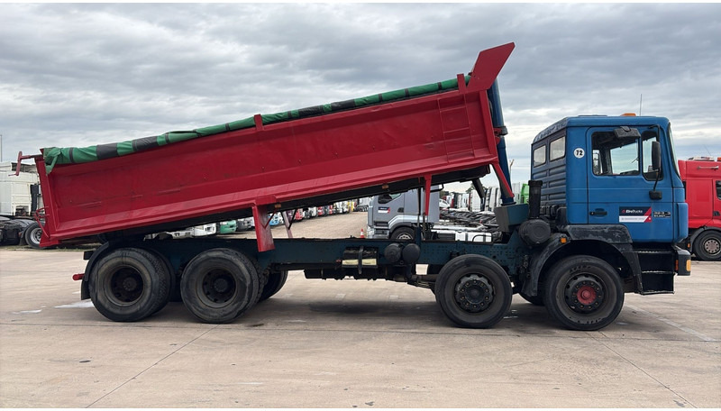 MAN 32.343 (LAMES / STEEL SUSP. / 8X4 / GRAND PONT / BIG AXLE) - قلابات: صور 3 MAN 32.343 (LAMES / STEEL SUSP. / 8X4 / GRAND PONT / BIG AXLE) - قلابات: صور 3