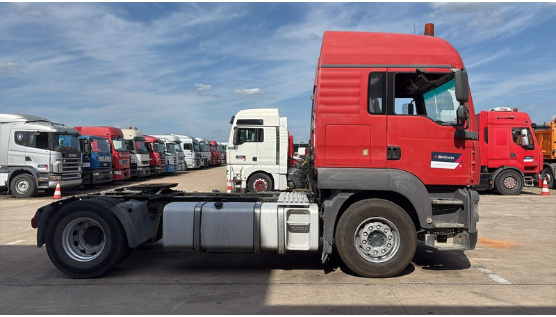 MAN TGA 18.390 (BOITE MANUELLE / MANUAL GEARBOX / PTO / POMPE HYDRAULIQUE) - شاحنة جرار: صور 4 MAN TGA 18.390 (BOITE MANUELLE / MANUAL GEARBOX / PTO / POMPE HYDRAULIQUE) - شاحنة جرار: صور 4