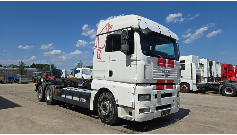 MAN TGA 26.440 (MANUAL GEARBOX / FRONT STEEL / 6X2 / BOITE MANUELLE / DEVANT LAMES) - الشاسيه شاحنة: صور 4 MAN TGA 26.440 (MANUAL GEARBOX / FRONT STEEL / 6X2 / BOITE MANUELLE / DEVANT LAMES) - الشاسيه شاحنة: صور 4