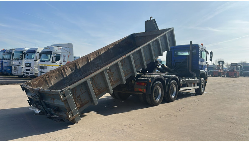 MAN TGA 26.460 (WITH CONTAINER / BELGIAN TRUCK / PERFECT / 6X4 / MANUAL GEARBOX / BOITE MANUELLE) - شاحنة ذات الخطاف: صور 5 MAN TGA 26.460 (WITH CONTAINER / BELGIAN TRUCK / PERFECT / 6X4 / MANUAL GEARBOX / BOITE MANUELLE) - شاحنة ذات الخطاف: صور 5