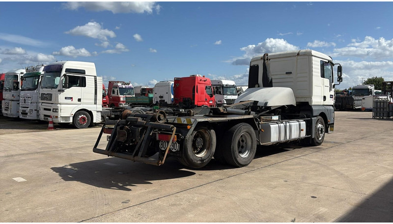 MAN TGA 28.480 (MANUAL PUMP / POMPE MANUELLE / BOITE MANUAL / MANUAL GEARBOX) - الشاسيه شاحنة: صور 4 MAN TGA 28.480 (MANUAL PUMP / POMPE MANUELLE / BOITE MANUAL / MANUAL GEARBOX) - الشاسيه شاحنة: صور 4