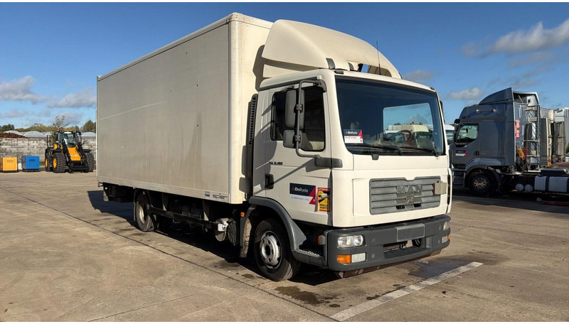 MAN TGL 8.180 (MANUAL GEARBOX / BOITE MANUELLE / CAMION BELGE / BELGIAN TRUCK) - بصندوق مغلق شاحنة: صور 2 MAN TGL 8.180 (MANUAL GEARBOX / BOITE MANUELLE / CAMION BELGE / BELGIAN TRUCK) - بصندوق مغلق شاحنة: صور 2