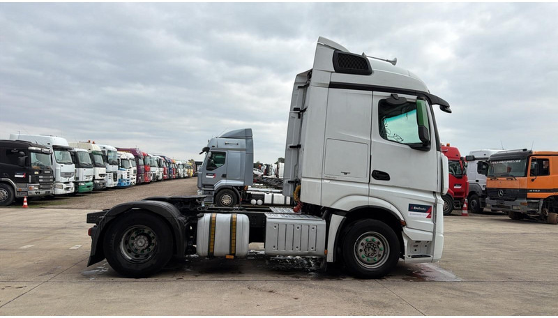 Mercedes-Benz Actros 1845 (GOOD CONDITION / PARFAIT ETAT / AIRCO / MP4) - شاحنة جرار: صور 3 Mercedes-Benz Actros 1845 (GOOD CONDITION / PARFAIT ETAT / AIRCO / MP4) - شاحنة جرار: صور 3