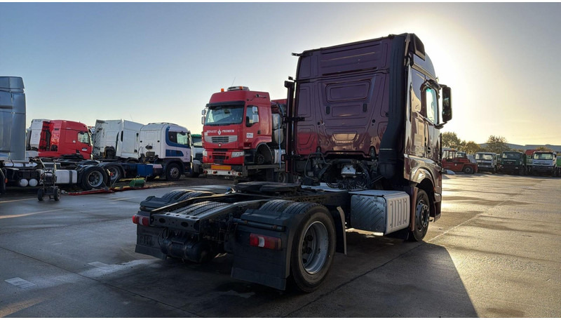 Mercedes-Benz Actros 1845 (RETARDER / GOOD CONDITION / BONNE ETAT) - شاحنة جرار: صور 4 Mercedes-Benz Actros 1845 (RETARDER / GOOD CONDITION / BONNE ETAT) - شاحنة جرار: صور 4