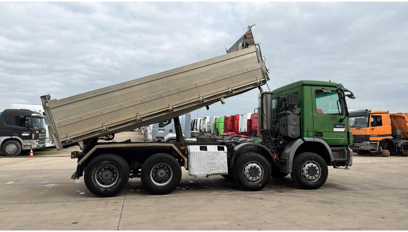 Mercedes-Benz Actros 3246 (EPS / LAMES / GRAND PONT / V6 / MP2 / 3 PEDALES) - قلابات: صور 3 Mercedes-Benz Actros 3246 (EPS / LAMES / GRAND PONT / V6 / MP2 / 3 PEDALES) - قلابات: صور 3