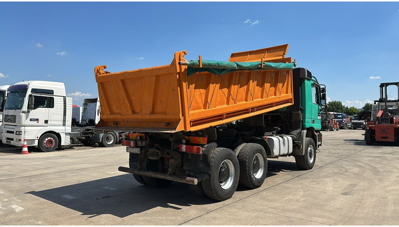 Mercedes-Benz actros 3340 (EPS / 6X6 / 3 PEDALES / LAMES / GRAND PONT / BIG AXLE / TRES PROPRE) - قلابات: صور 5 Mercedes-Benz actros 3340 (EPS / 6X6 / 3 PEDALES / LAMES / GRAND PONT / BIG AXLE / TRES PROPRE) - قلابات: صور 5