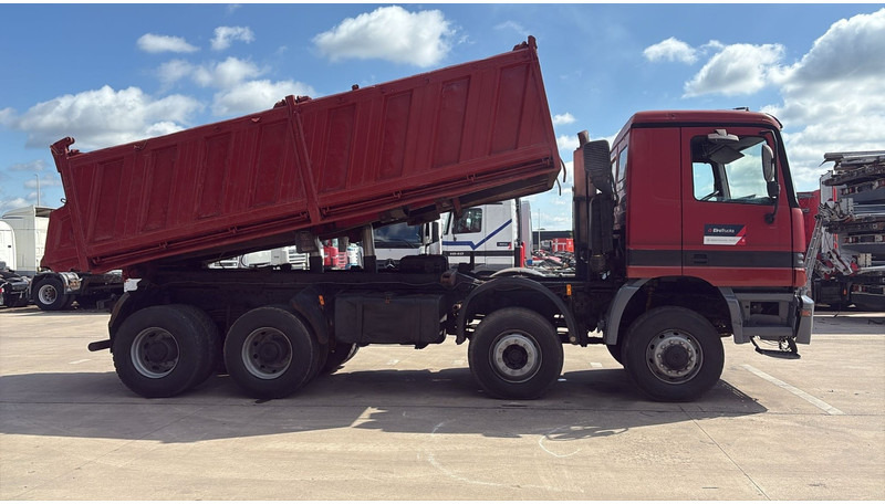 Mercedes-Benz actros 4140 (EPS / 8X6 / LAMES / GRAND PONT / GRAND BENNE / 3 PONTS / TRES BONNE ETAT) - قلابات: صور 4 Mercedes-Benz actros 4140 (EPS / 8X6 / LAMES / GRAND PONT / GRAND BENNE / 3 PONTS / TRES BONNE ETAT) - قلابات: صور 4