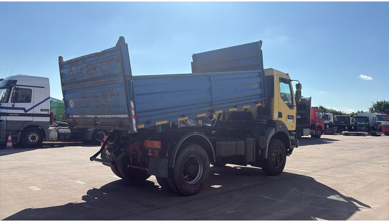 Renault Kerax 385 (BOITE MANUELLE / GRAND PONT / LAMES / MANUAL GEARBOX) - قلابات: صور 5 Renault Kerax 385 (BOITE MANUELLE / GRAND PONT / LAMES / MANUAL GEARBOX) - قلابات: صور 5